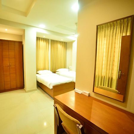 Hotel Priya Kottakkal 외부 사진