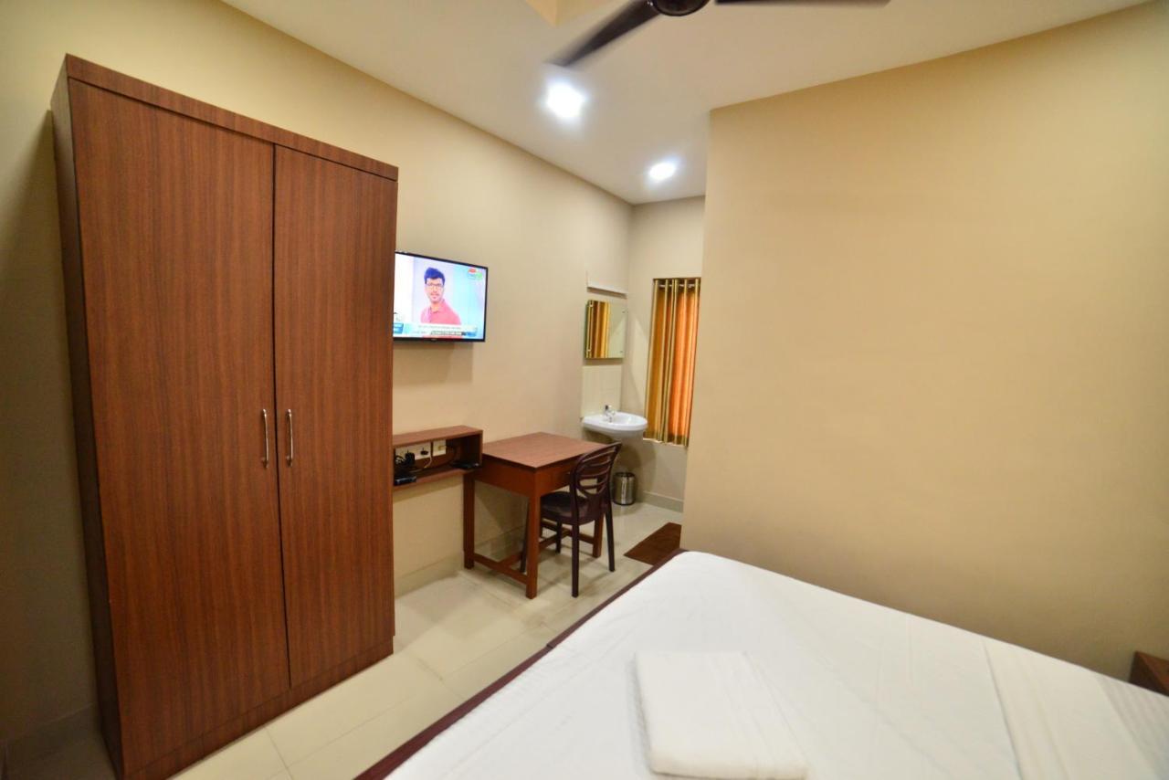 Hotel Priya Kottakkal 외부 사진