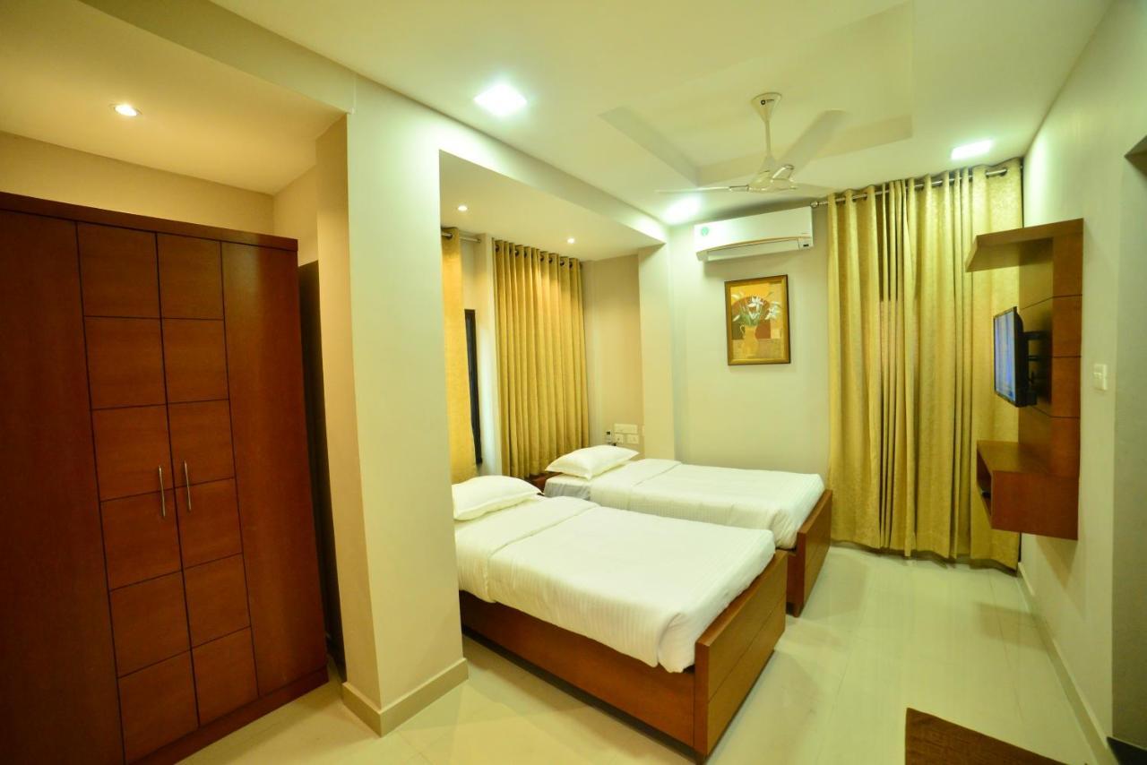 Hotel Priya Kottakkal 외부 사진