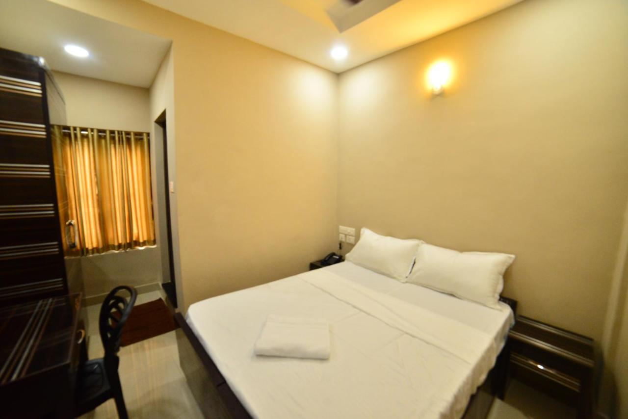 Hotel Priya Kottakkal 외부 사진