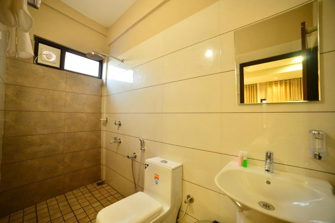 Hotel Priya Kottakkal 외부 사진
