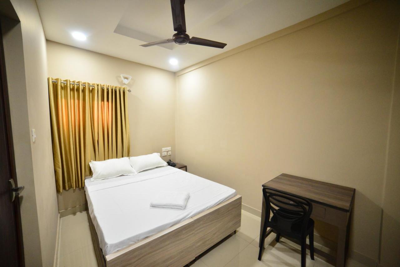 Hotel Priya Kottakkal 외부 사진