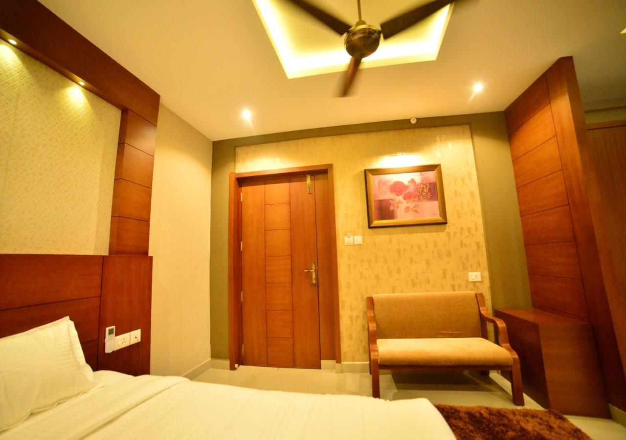 Hotel Priya Kottakkal 외부 사진