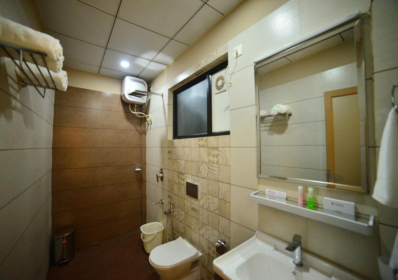 Hotel Priya Kottakkal 외부 사진