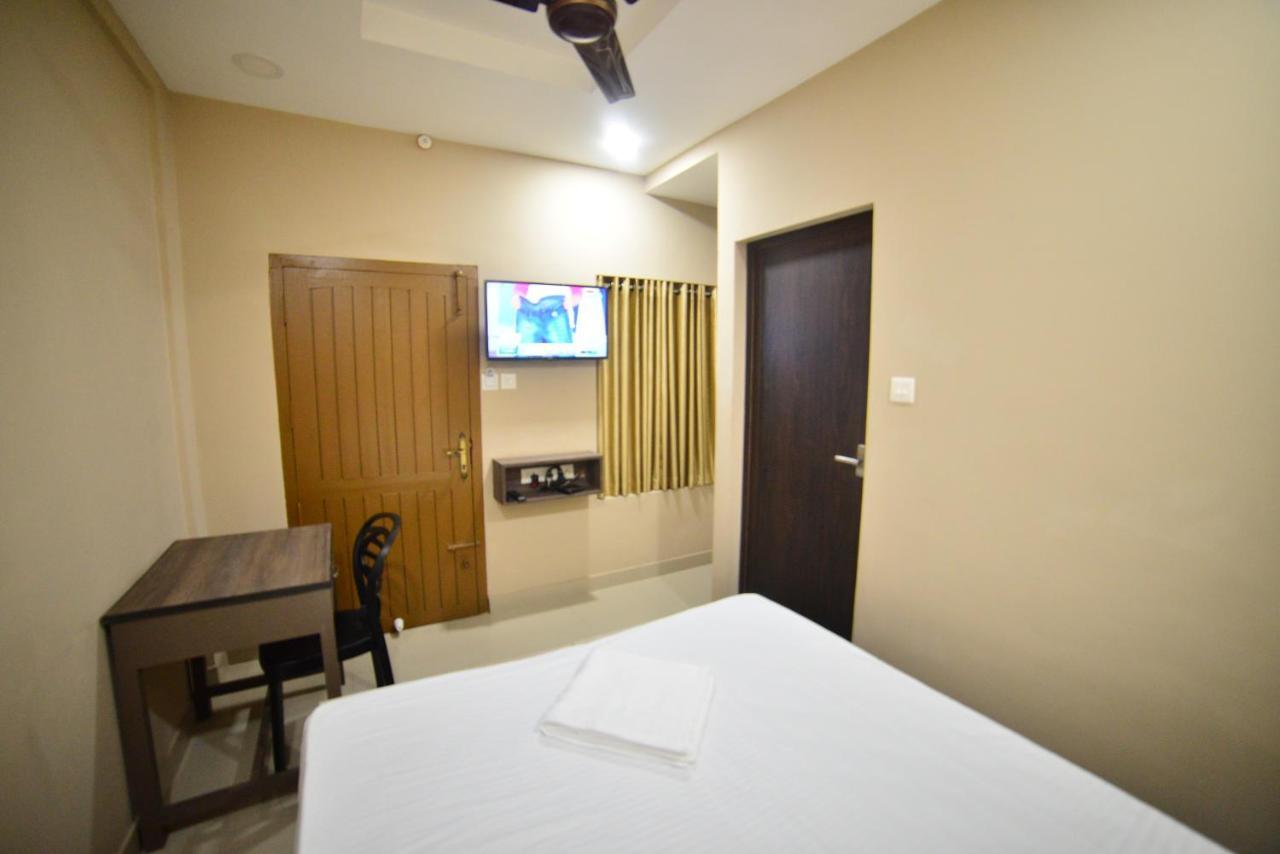 Hotel Priya Kottakkal 외부 사진