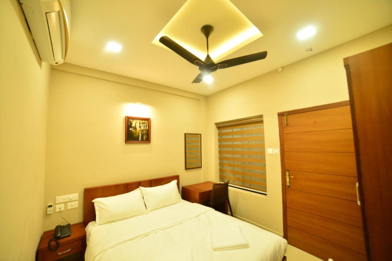 Hotel Priya Kottakkal 외부 사진