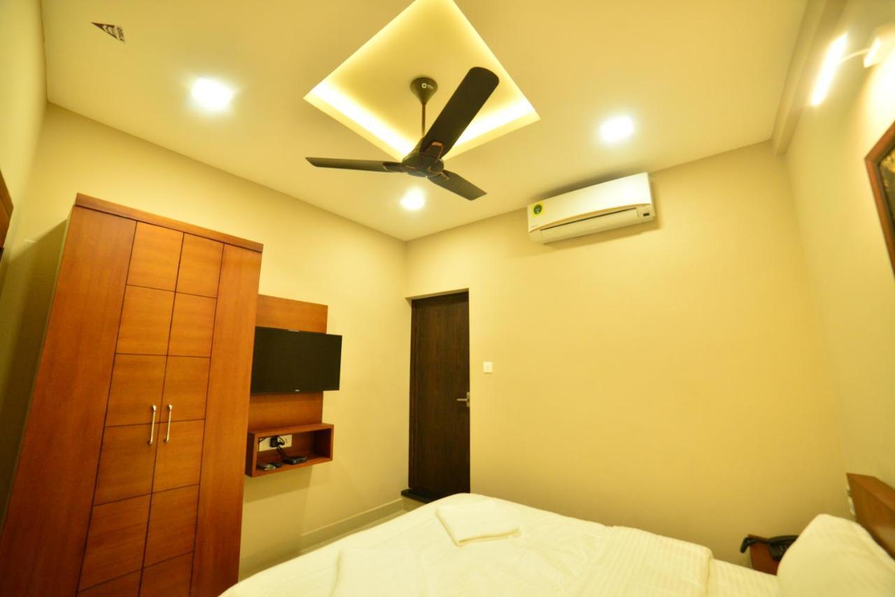 Hotel Priya Kottakkal 외부 사진
