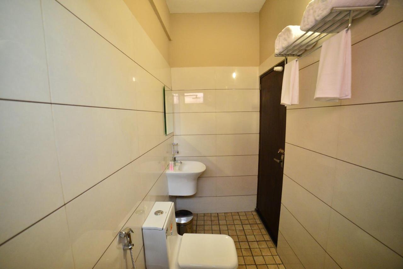 Hotel Priya Kottakkal 외부 사진