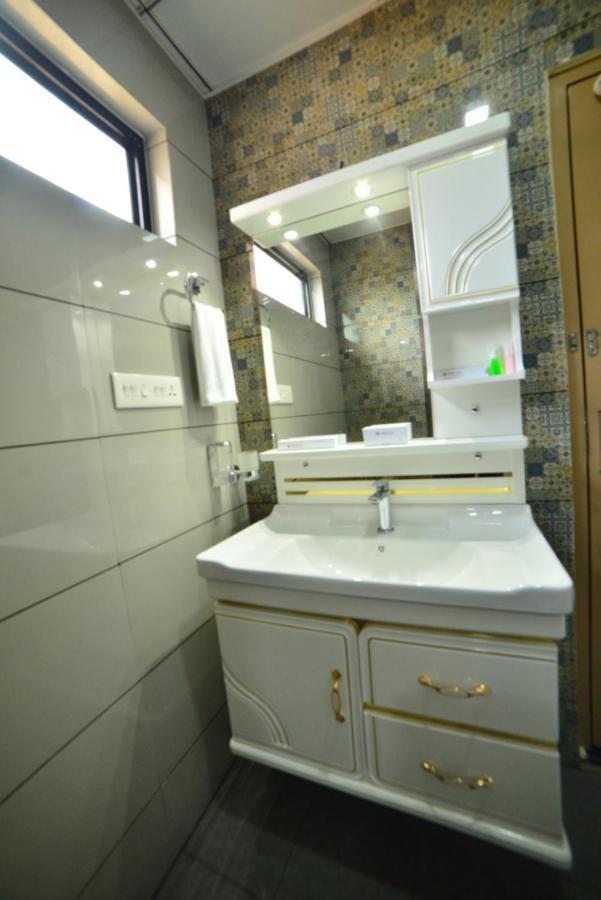 Hotel Priya Kottakkal 외부 사진